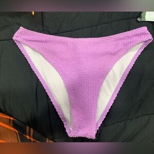 Textured bikini bottoms